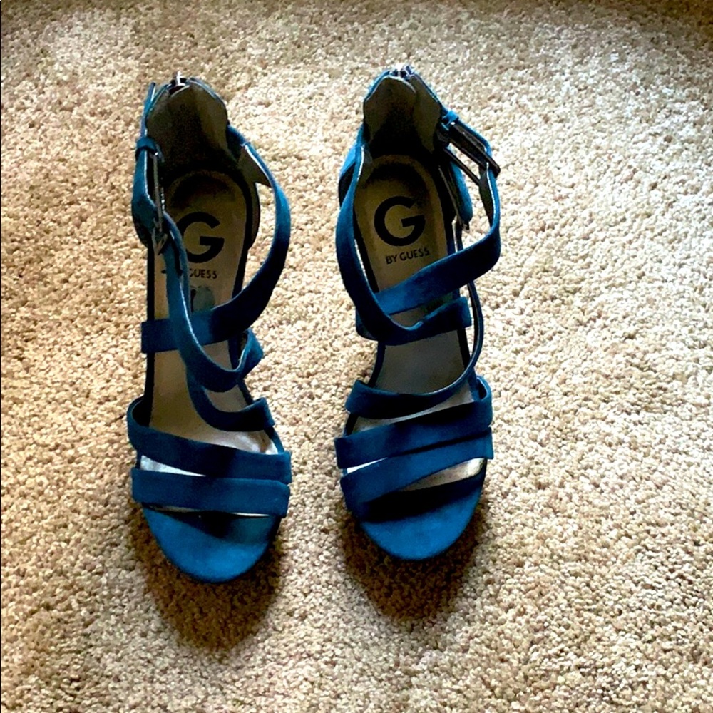 Blue platform heals